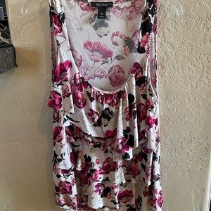 Woman’s White House black market tank blouse